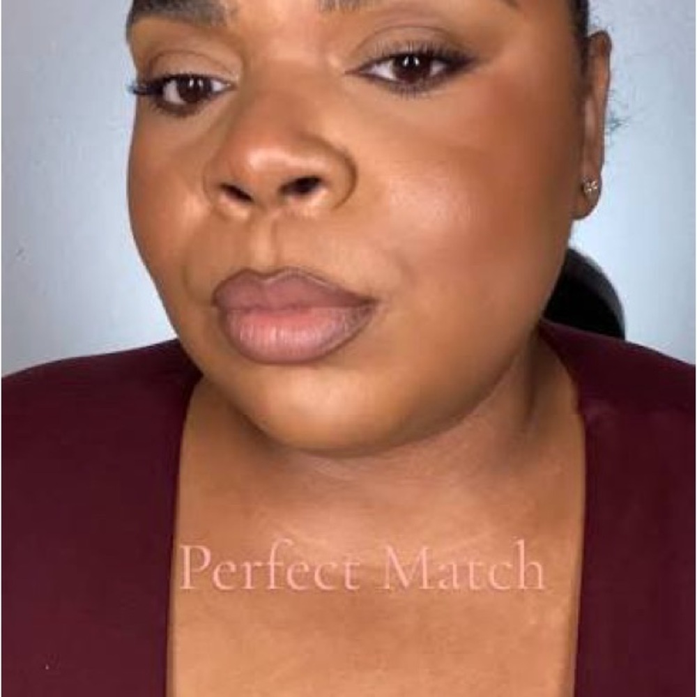 Authentic MAC Cosmetics Studio Face and Body Foundation - Tan (New), Shade: C7 - Picture 5 of 6